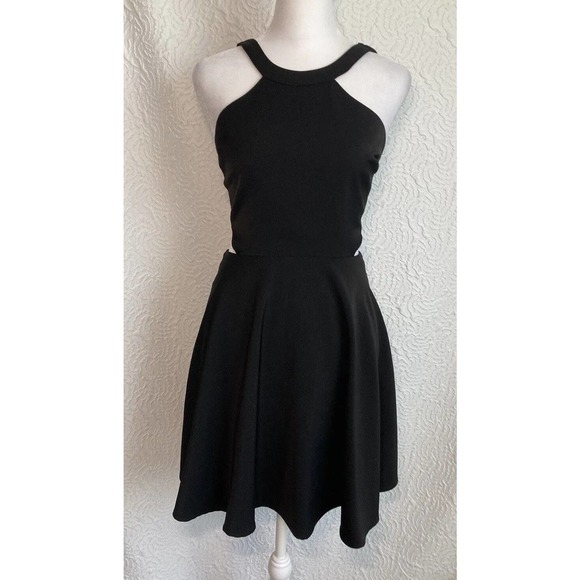 EXPRESS BLACK CUT-OUT BACK LBD DRESS Size 0 - Picture 1 of 14
